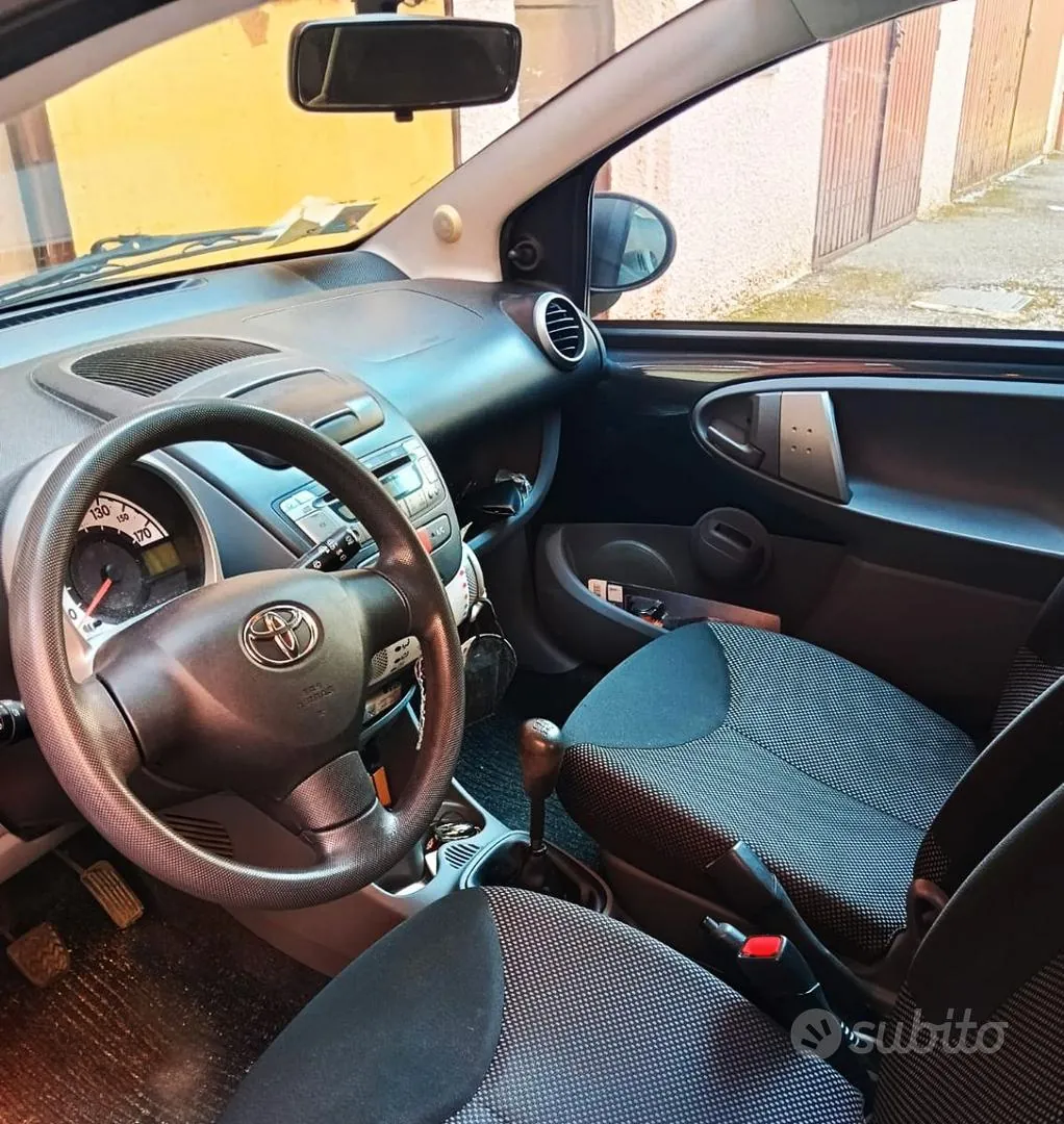 Toyota Aygo 2011 photo 4