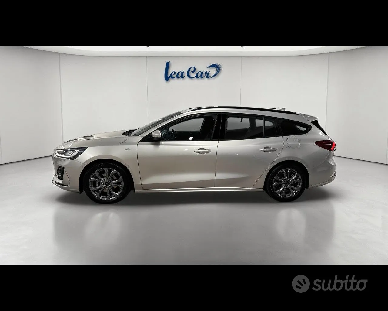 Ford Focus 2023 photo 2