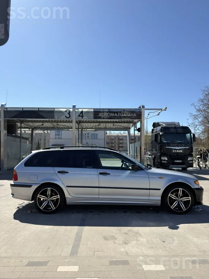 BMW 318 2005 photo 2