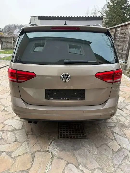 Volkswagen Touran 2016 photo 2