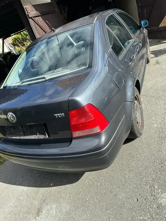 Volkswagen Bora 2001 photo 3