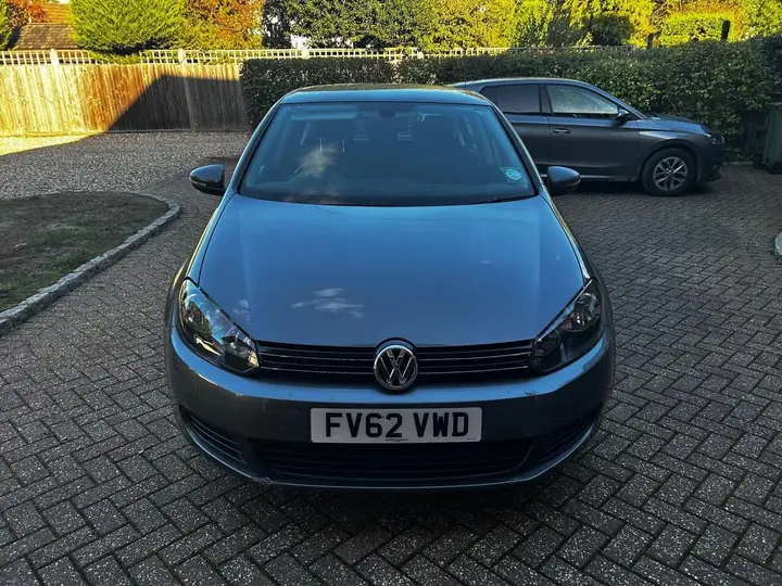 Volkswagen Golf 2012 photo 2