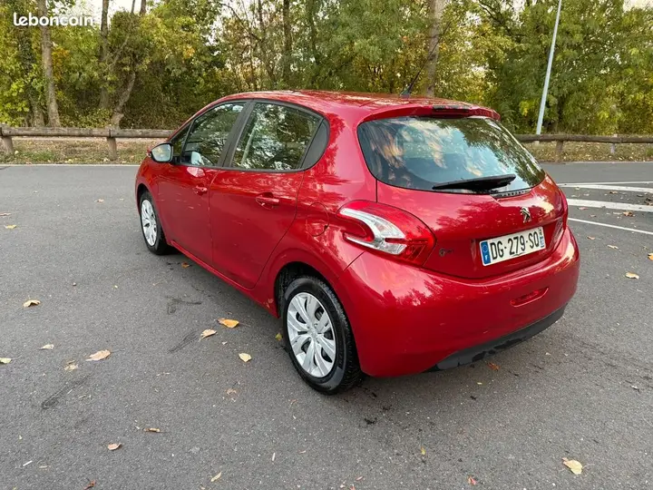 Peugeot 208 2014 photo 5