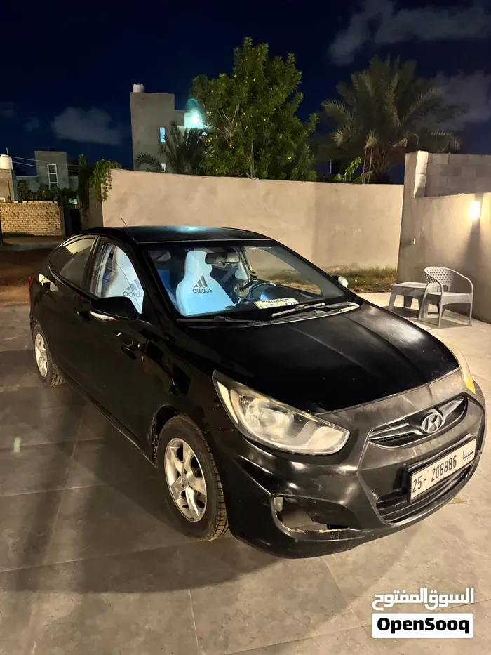 Hyundai Accent 2011 photo 2