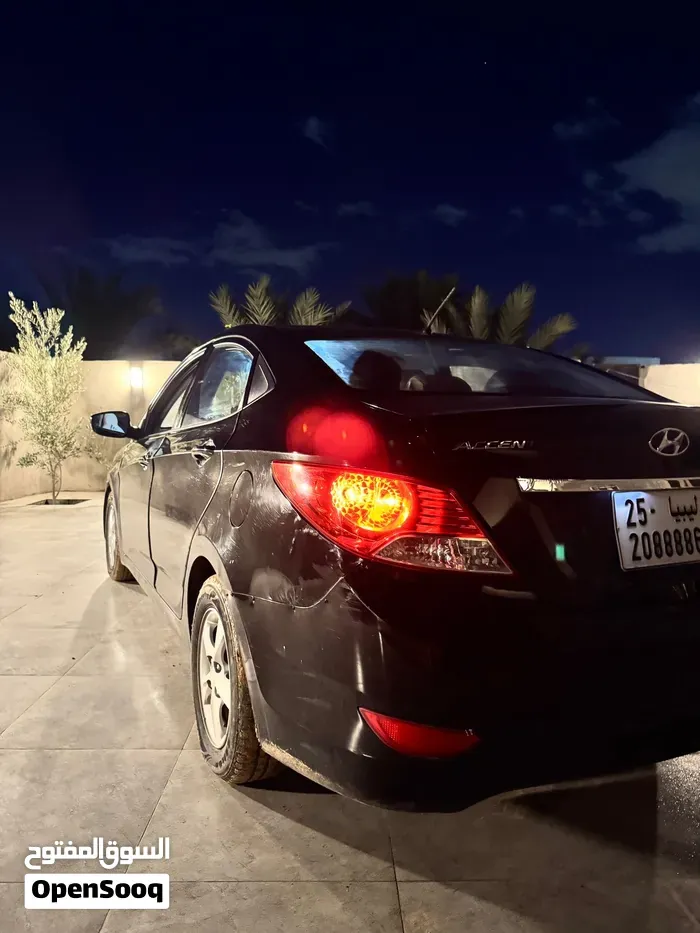 Hyundai Accent 2011 photo 4