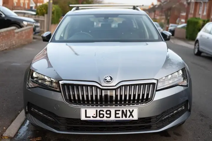 Skoda Superb 2019 photo 2