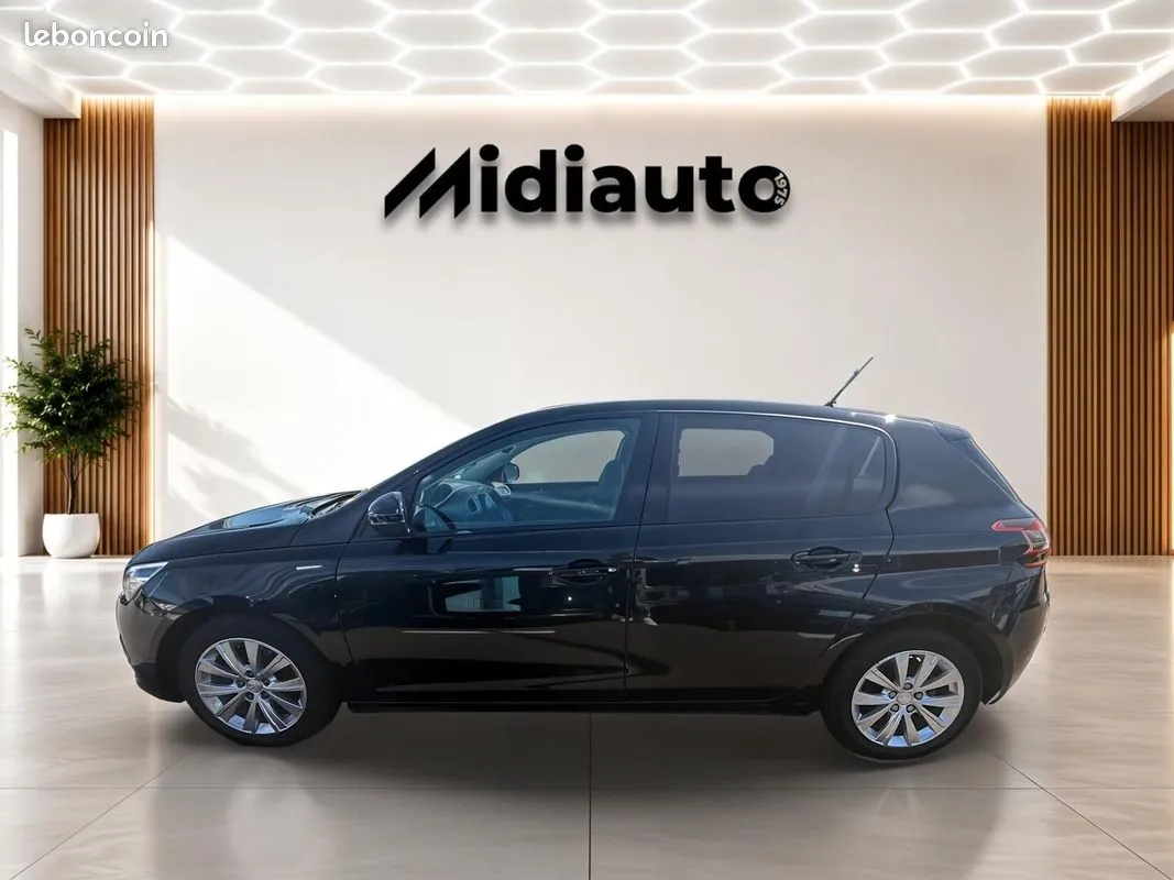 Peugeot 308 2020 photo 2