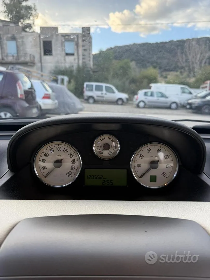 Lancia Ypsilon 2015 photo 3
