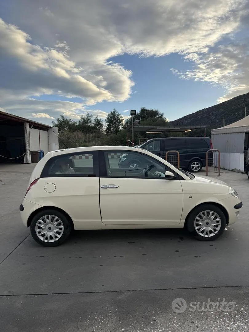 Lancia Ypsilon 2015 photo 5