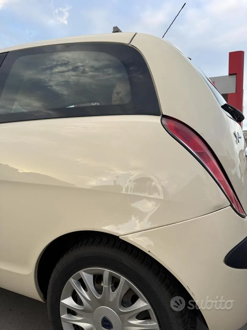 Lancia Ypsilon 2015 photo 4
