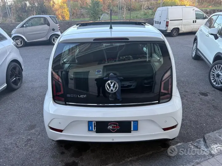 Volkswagen Up 2019 photo 5