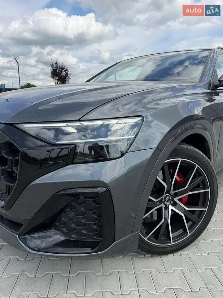 Audi Q8 2021 photo 2