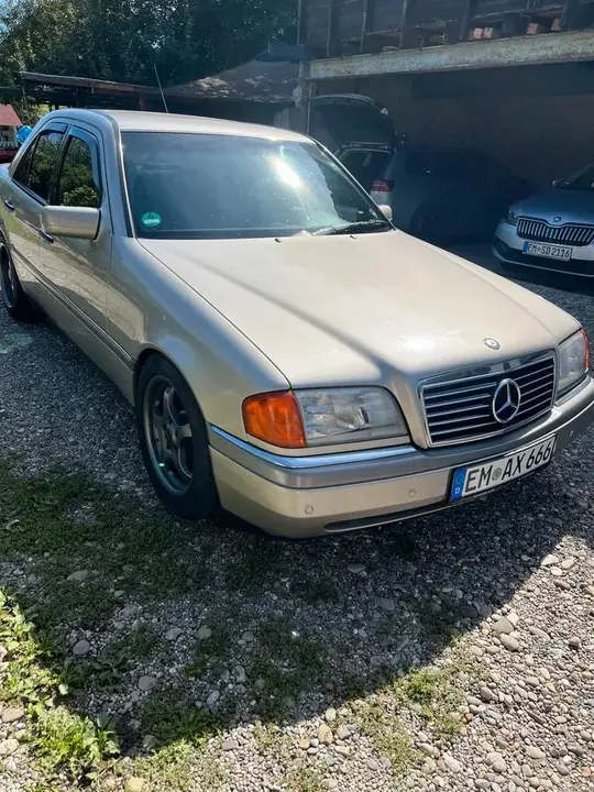 Mercedes-Benz W202