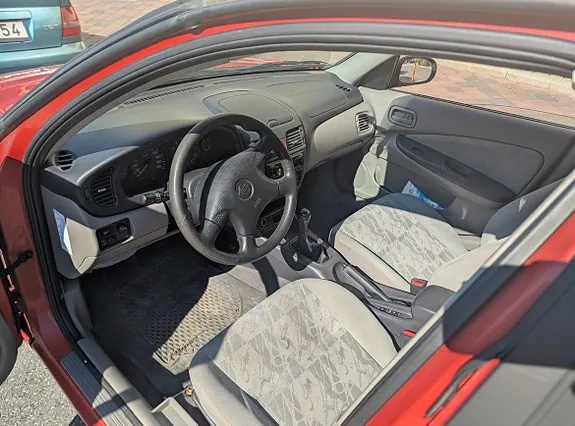 Nissan Almera 2001 photo 5