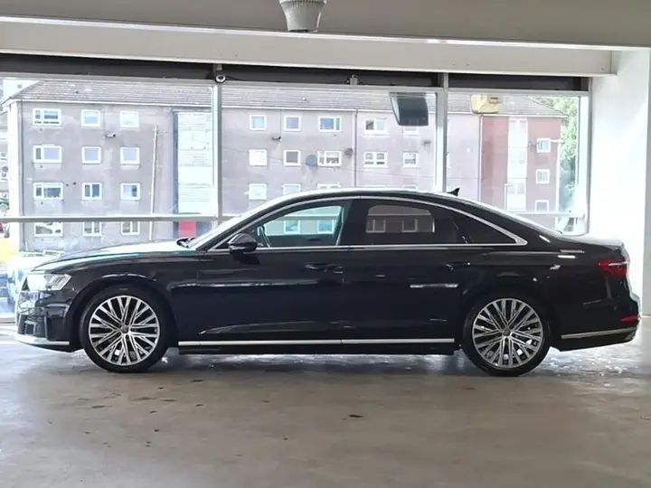 Audi A8 2019 photo 4
