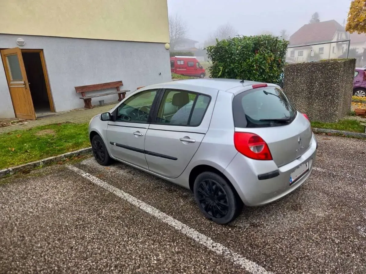 Renault Clio 2007 photo 3