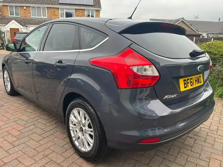 Ford Focus 2011 photo 5