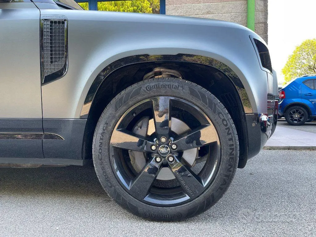 Land Rover Defender 2023 photo 5