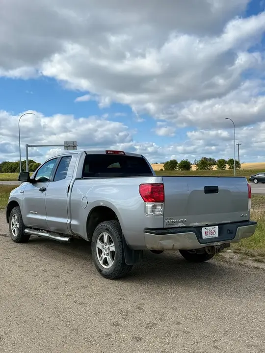 Toyota Tundra 2010 photo 3