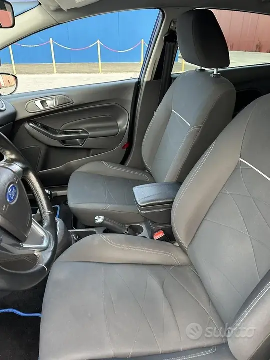 Ford Fiesta 2015 photo 4
