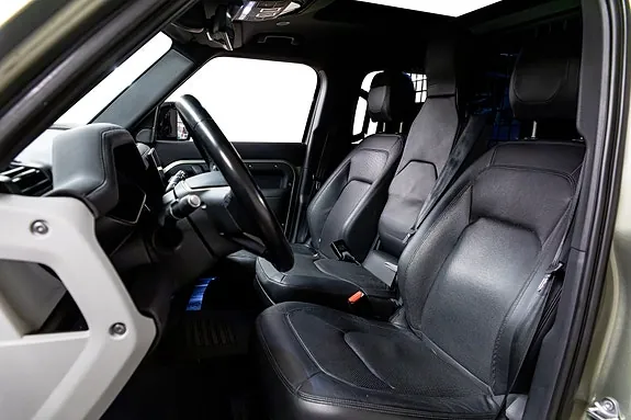 Land Rover Defender 110 2023 photo 3
