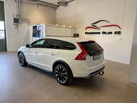 Volvo V60 Cross Country 2016 photo 5