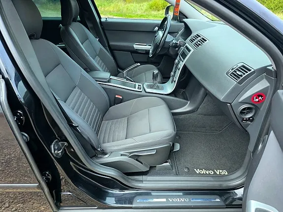 Volvo V50 2011 photo 4