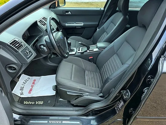 Volvo V50 2011 photo 2