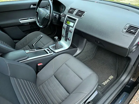 Volvo V50 2011 photo 5