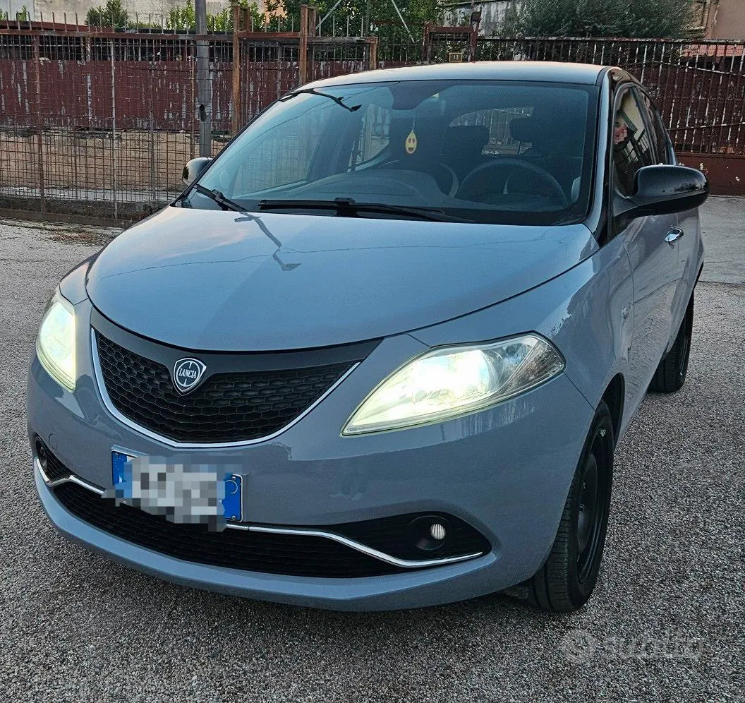 Lancia Ypsilon