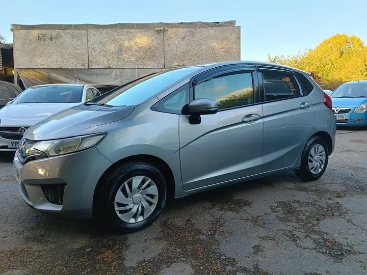 Honda Jazz 2015 photo 2