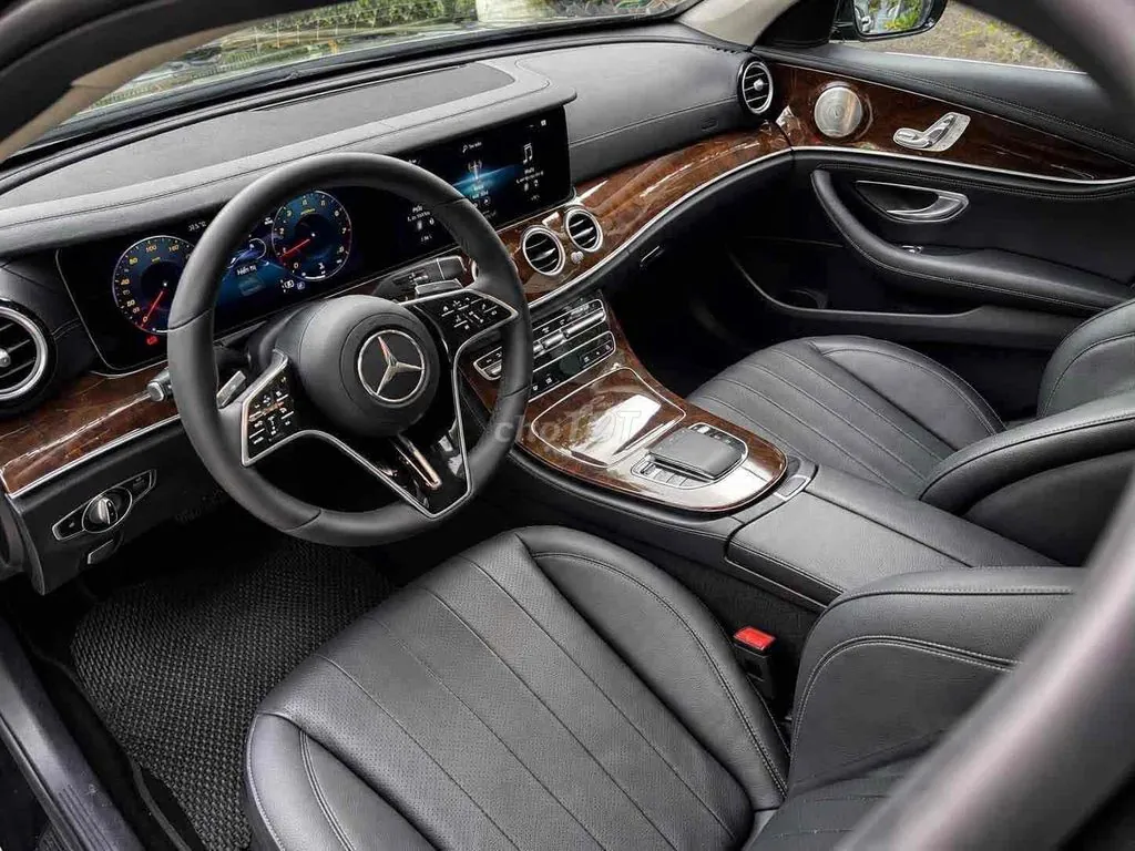 Mercedes-Benz E-Class 2022 photo 5
