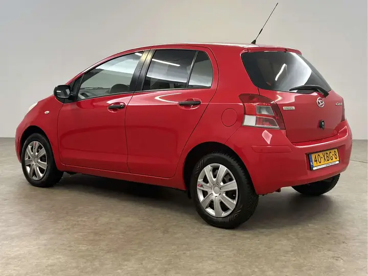 Daihatsu Charade 2012 photo 3