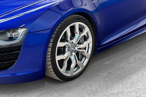 Audi R8 2010 photo 4