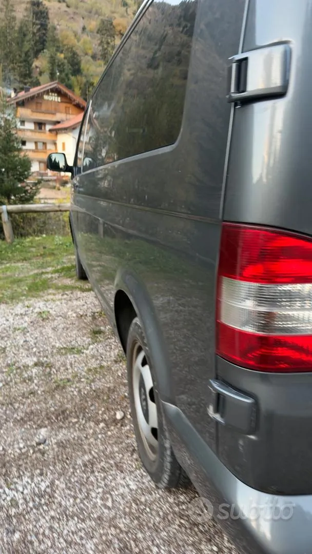 Volkswagen Caravelle 2011 photo 4
