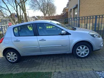 Renault Clio 2011 photo 3