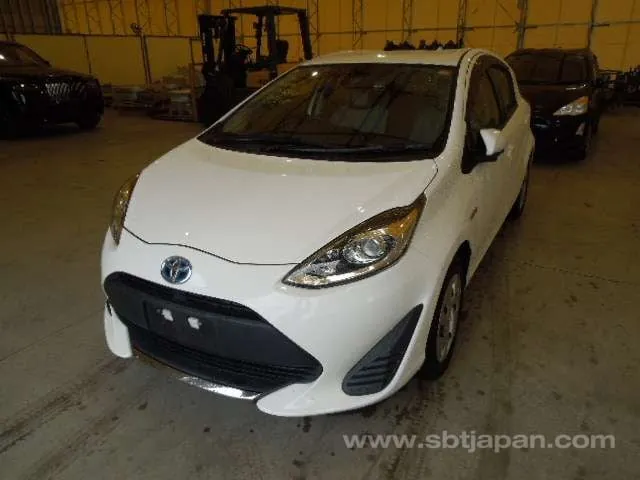 Toyota Aqua 2019 photo 2