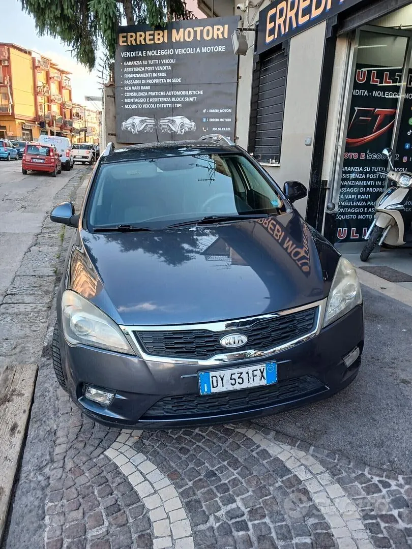 Kia Ceed 2010 photo 2