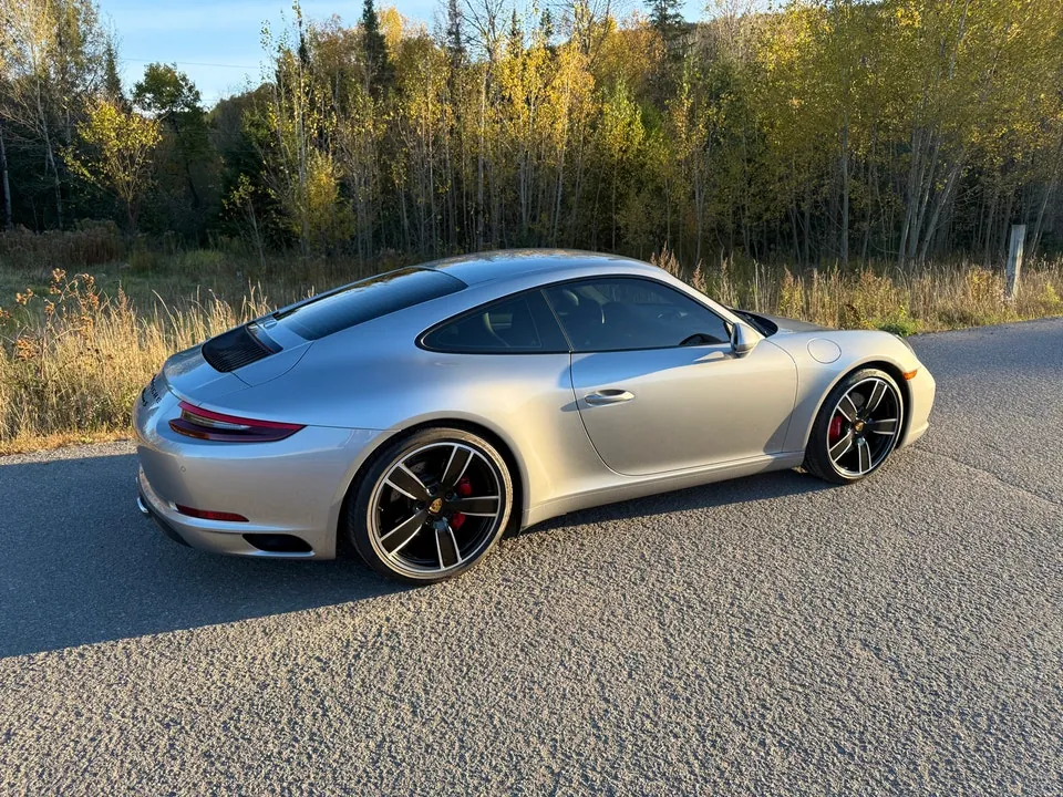 Porsche 911 Carrera S 2018 photo 4