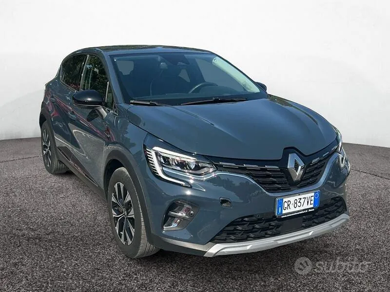Renault Captur 2023 photo 2