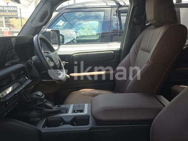 Toyota Land Cruiser Prado 2024 photo 3