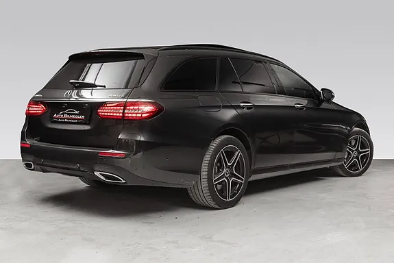 Mercedes-Benz E300 De 2022 photo 2
