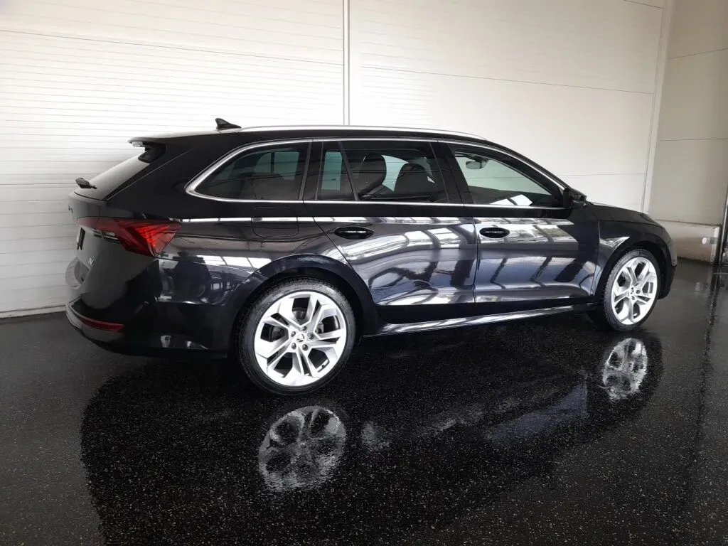 Skoda Octavia 2022 photo 2