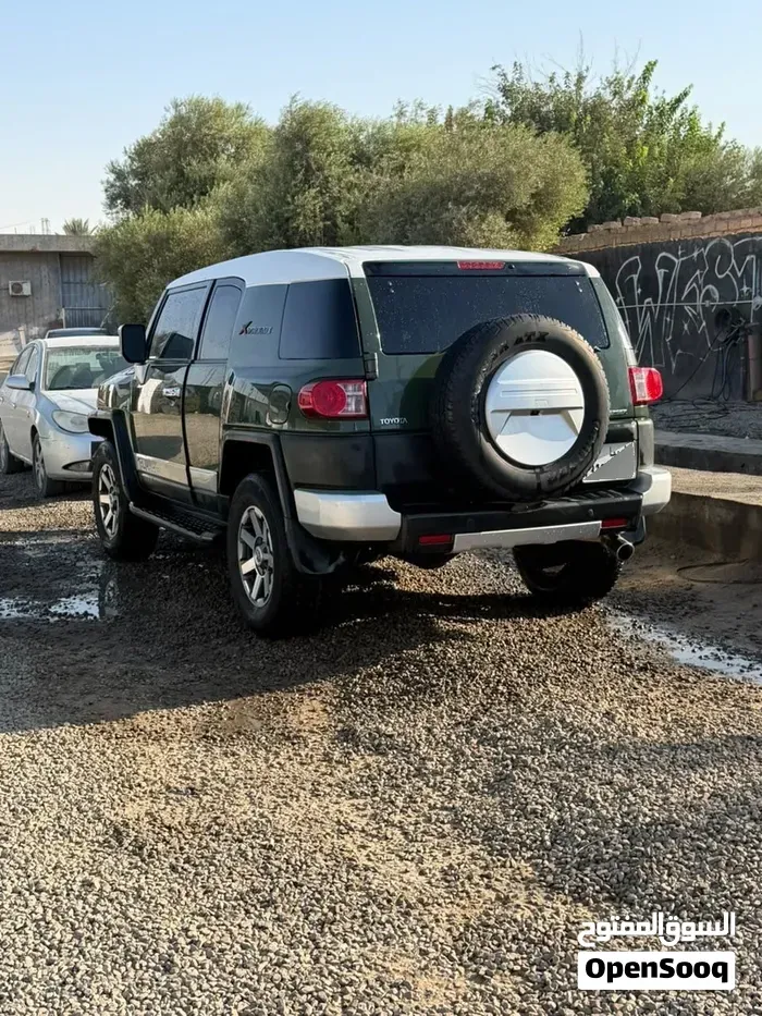 Toyota Fj 2012 photo 2