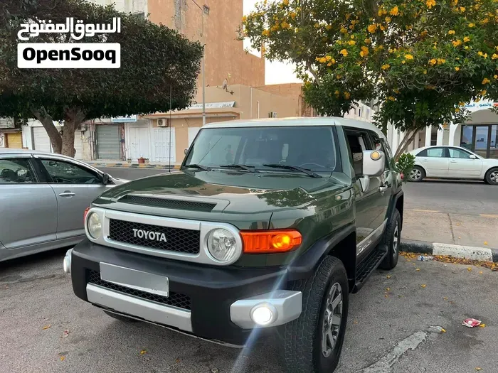 Toyota Fj 2012 photo 3