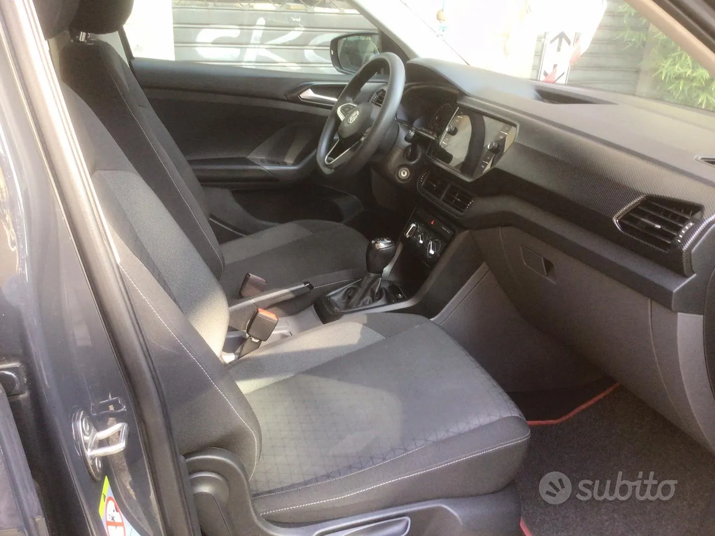 Volkswagen T-Cross 2019 photo 2