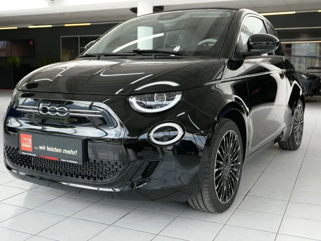 Fiat 500E photo 3