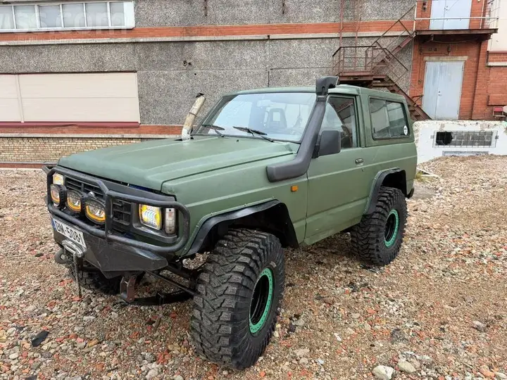 Nissan Patrol 1990 photo 3