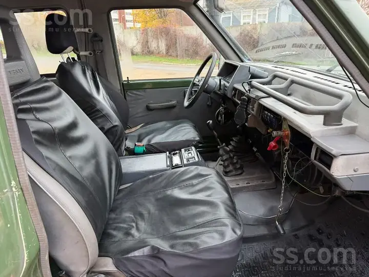 Nissan Patrol 1990 photo 5