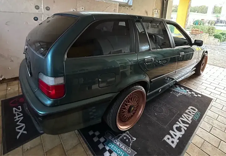 BMW 3Er-Reihe 320I 1997 photo 2